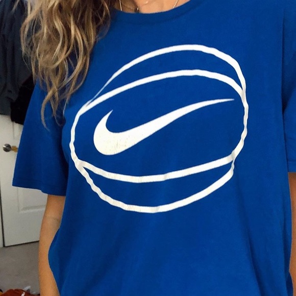 Nike Basketball Tee - Picture 2 of 2